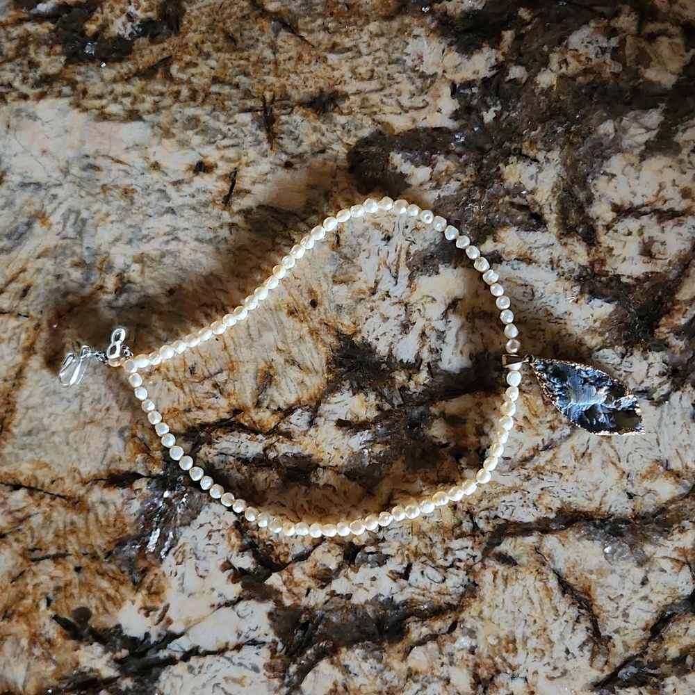 Pearls and gemstone. - Picture 5 of 10